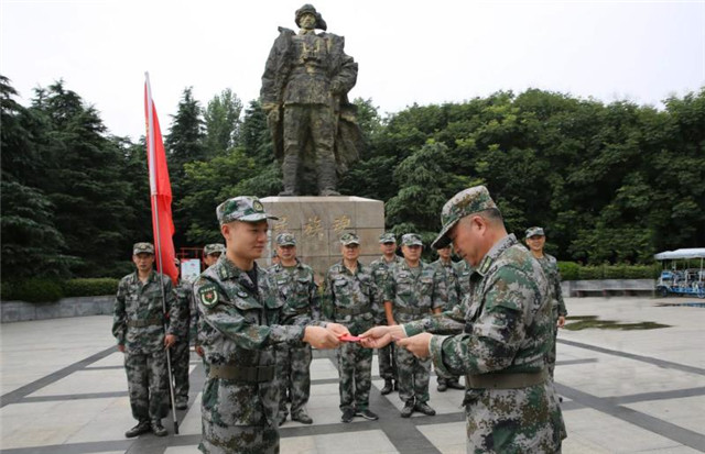 駐馬店市驛城區(qū)民兵無人機偵察救援排接受革命軍史教育