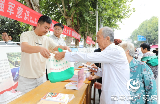 泌陽縣舉行“九一八”防空警報(bào)試鳴暨人民防空宣傳活動(dòng)