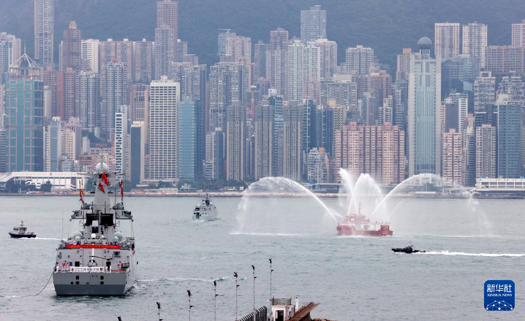 海軍艦艇編隊圓滿完成訪問香港活動返航