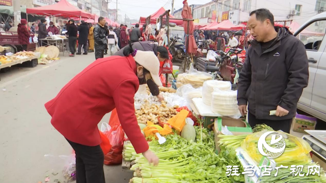 正陽(yáng)縣：年貨市場(chǎng)迎來產(chǎn)銷兩旺