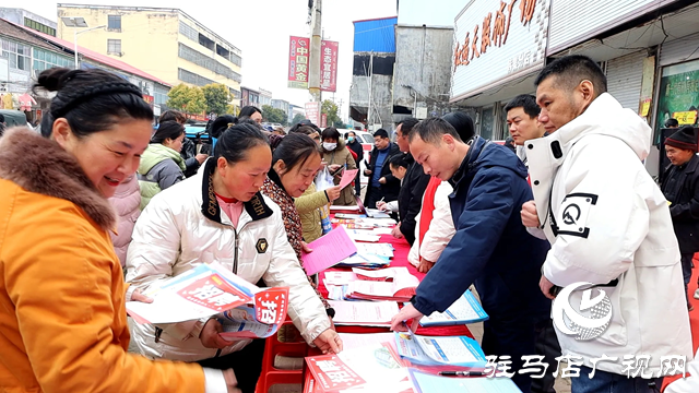 新蔡縣：“春風行動”進鄉(xiāng)鎮(zhèn) 求職就業(yè)零距離