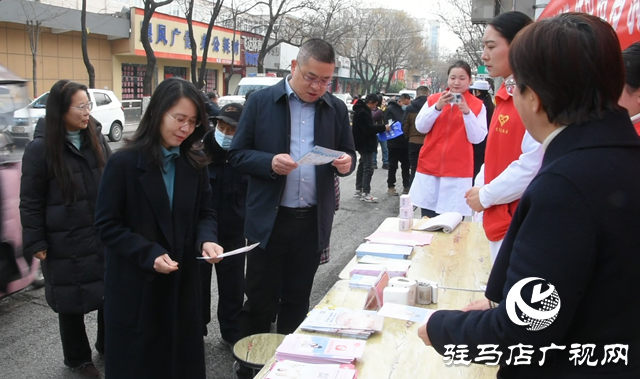 正陽縣婦聯(lián)開展慶?！叭恕眿D女節(jié)維權(quán)宣傳活動